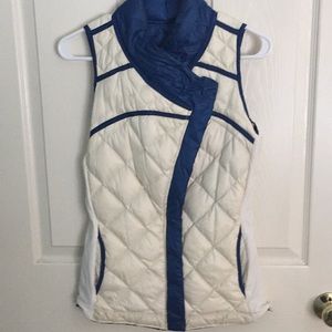 Lululemon What the Fluff reversible vest. Size 4
